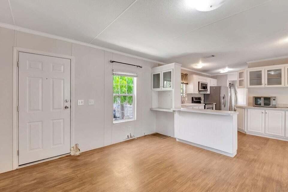 待售: $129,990 (2 贝兹, 2 浴室, 840 平方英尺)