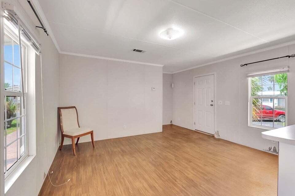 待售: $129,990 (2 贝兹, 2 浴室, 840 平方英尺)