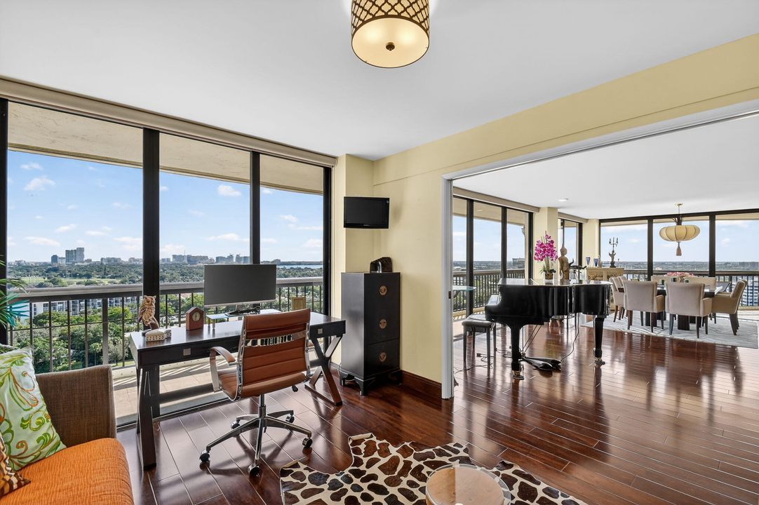 En Venta: $875,000 (3 camas, 2 baños, 2200 Pies cuadrados)