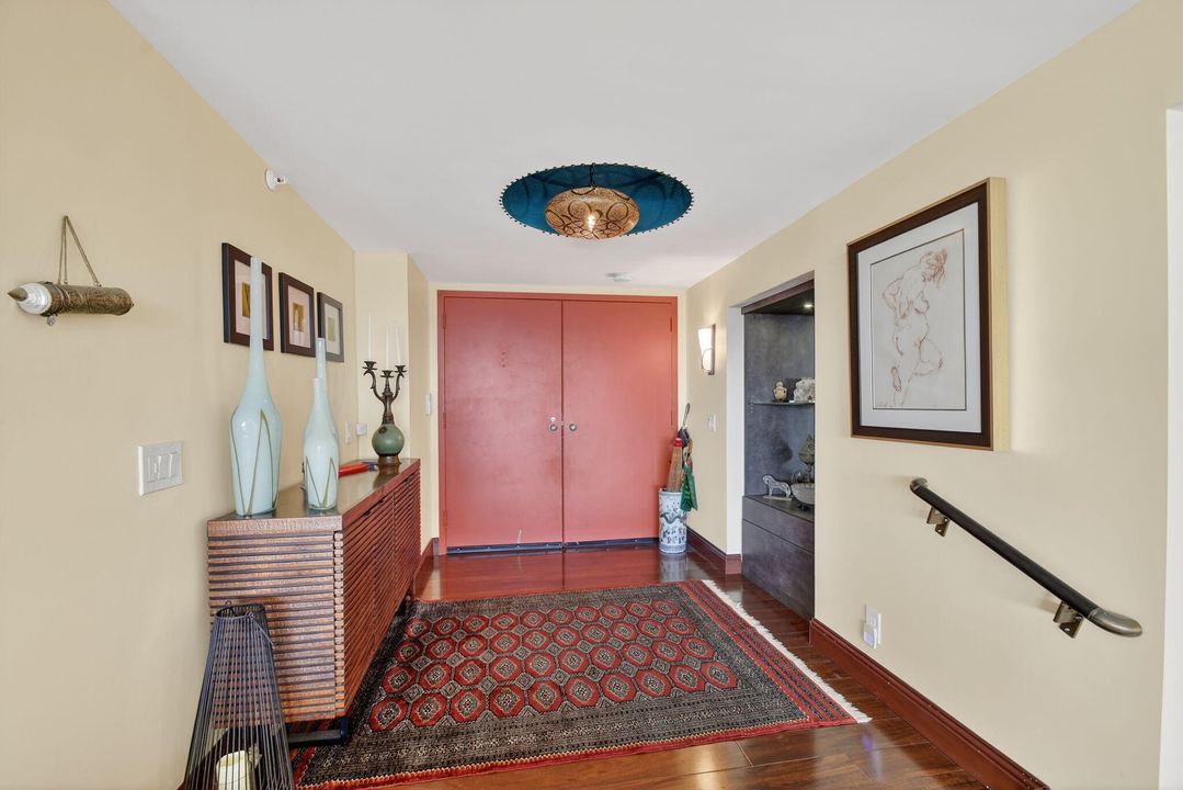 En Venta: $875,000 (3 camas, 2 baños, 2200 Pies cuadrados)