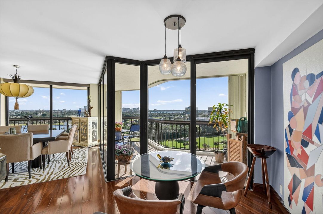 En Venta: $875,000 (3 camas, 2 baños, 2200 Pies cuadrados)