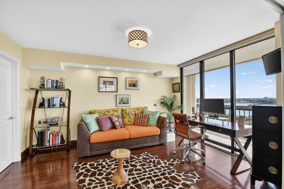 En Venta: $875,000 (3 camas, 2 baños, 2200 Pies cuadrados)