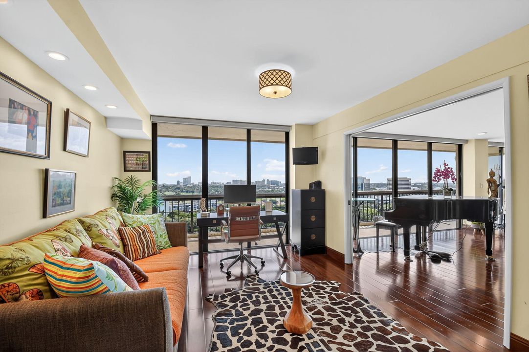 En Venta: $875,000 (3 camas, 2 baños, 2200 Pies cuadrados)