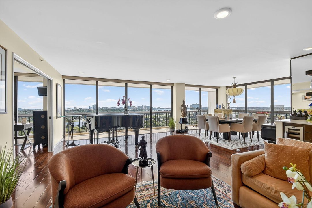 En Venta: $875,000 (3 camas, 2 baños, 2200 Pies cuadrados)