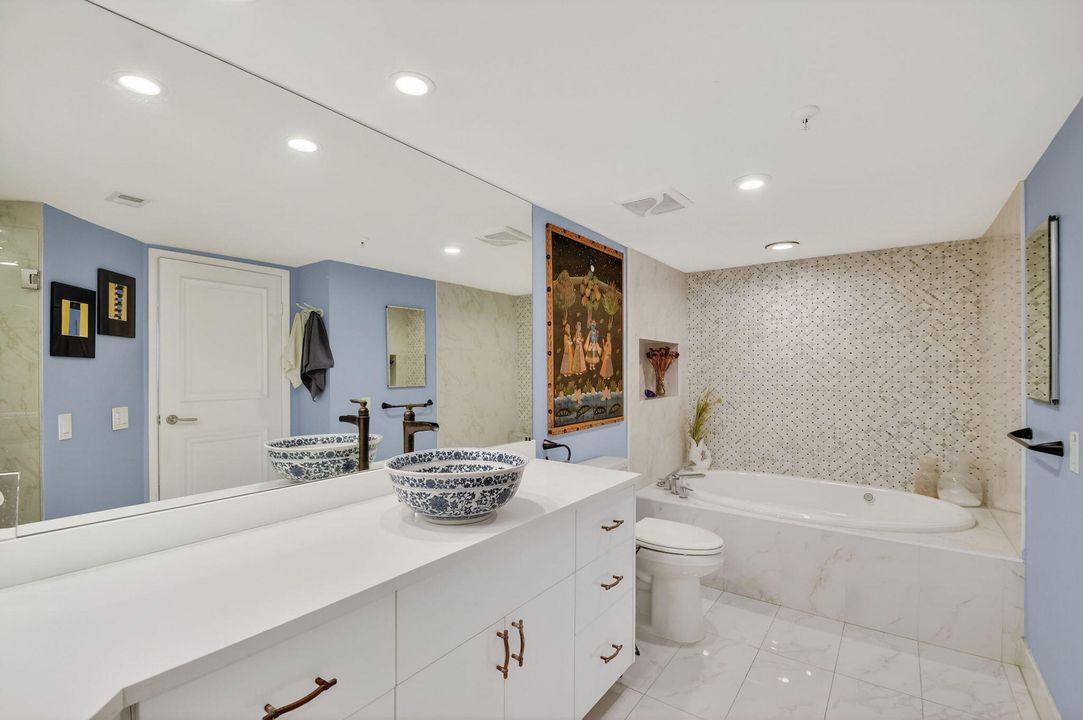 En Venta: $875,000 (3 camas, 2 baños, 2200 Pies cuadrados)