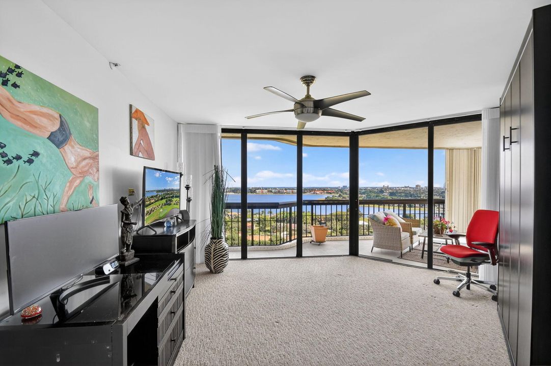 En Venta: $875,000 (3 camas, 2 baños, 2200 Pies cuadrados)