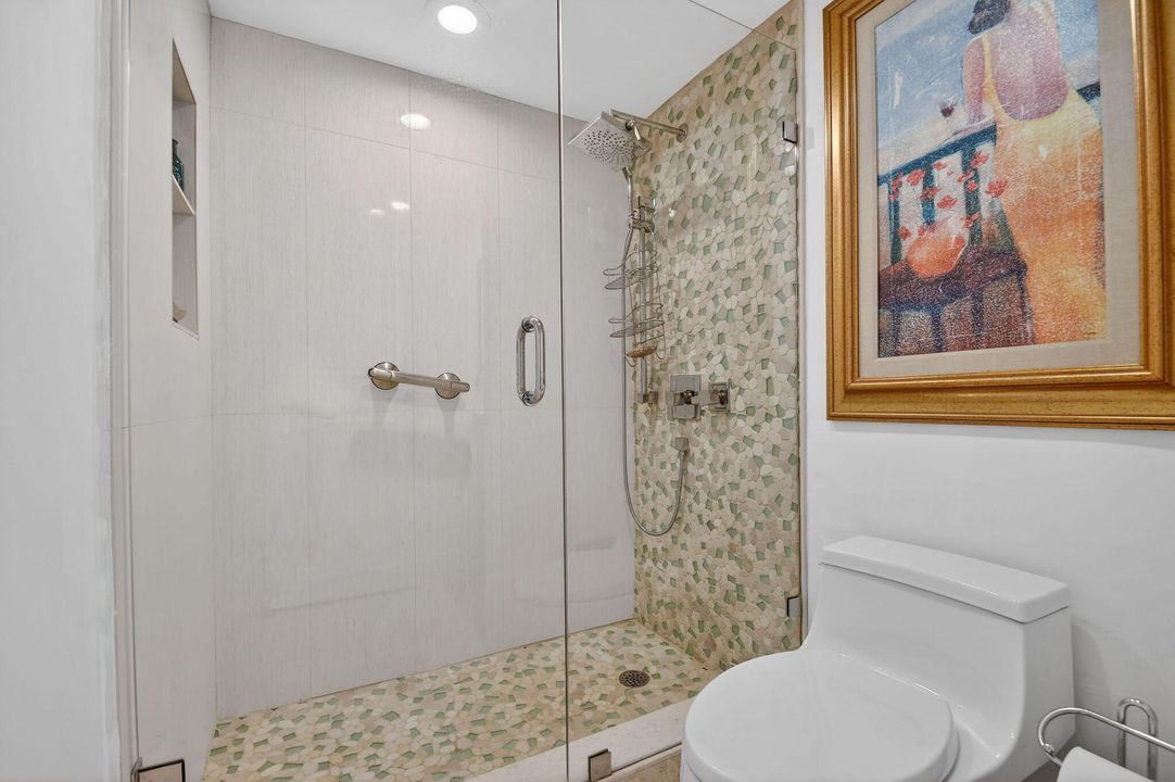 En Venta: $875,000 (3 camas, 2 baños, 2200 Pies cuadrados)