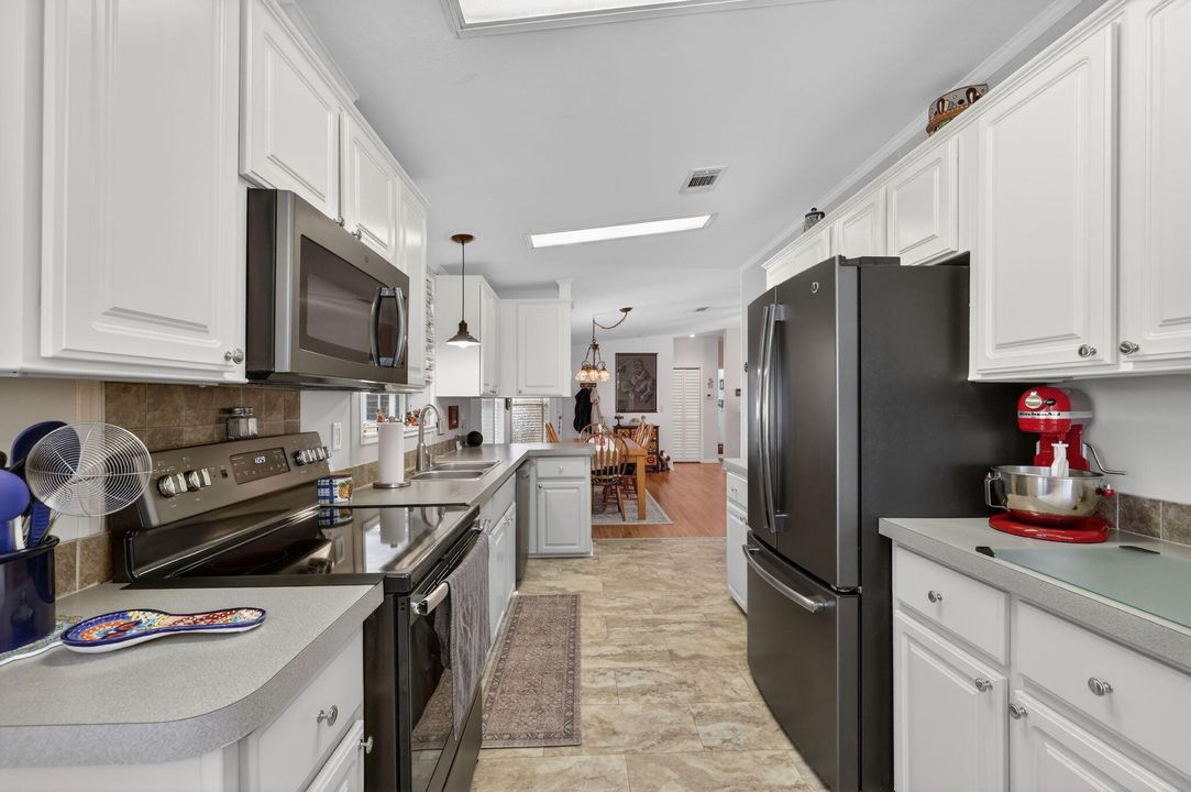 For Sale: $129,900 (3 beds, 2 baths, 1848 Square Feet)