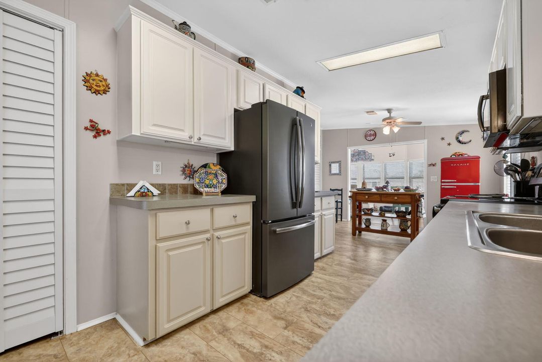 For Sale: $129,900 (3 beds, 2 baths, 1848 Square Feet)