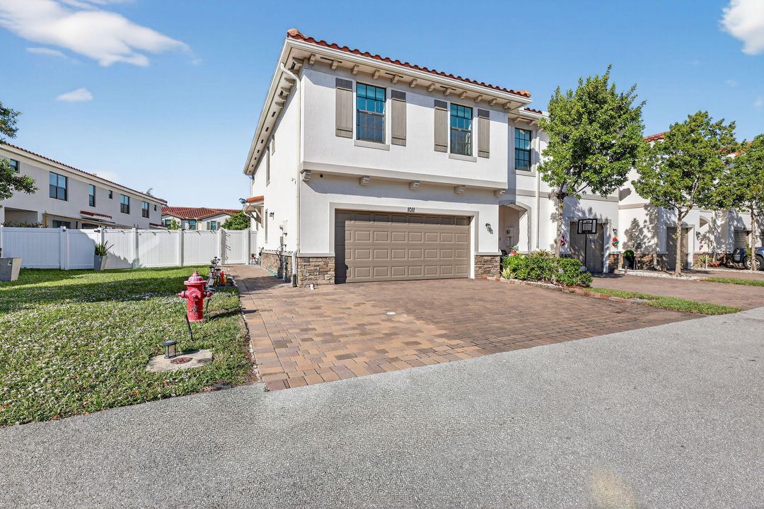 En Venta: $474,900 (4 camas, 2 baños, 1743 Pies cuadrados)