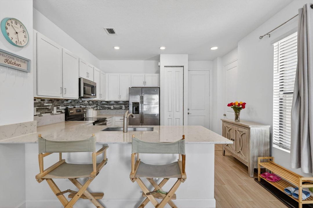 En Venta: $474,900 (4 camas, 2 baños, 1743 Pies cuadrados)