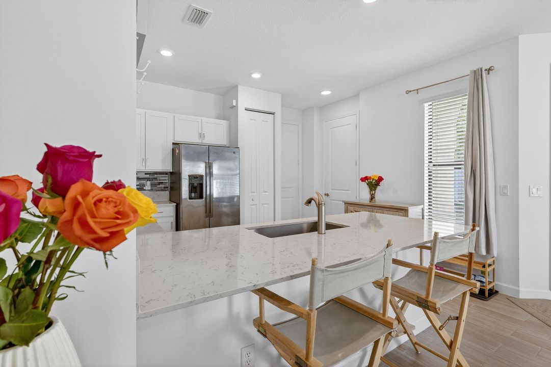 En Venta: $474,900 (4 camas, 2 baños, 1743 Pies cuadrados)