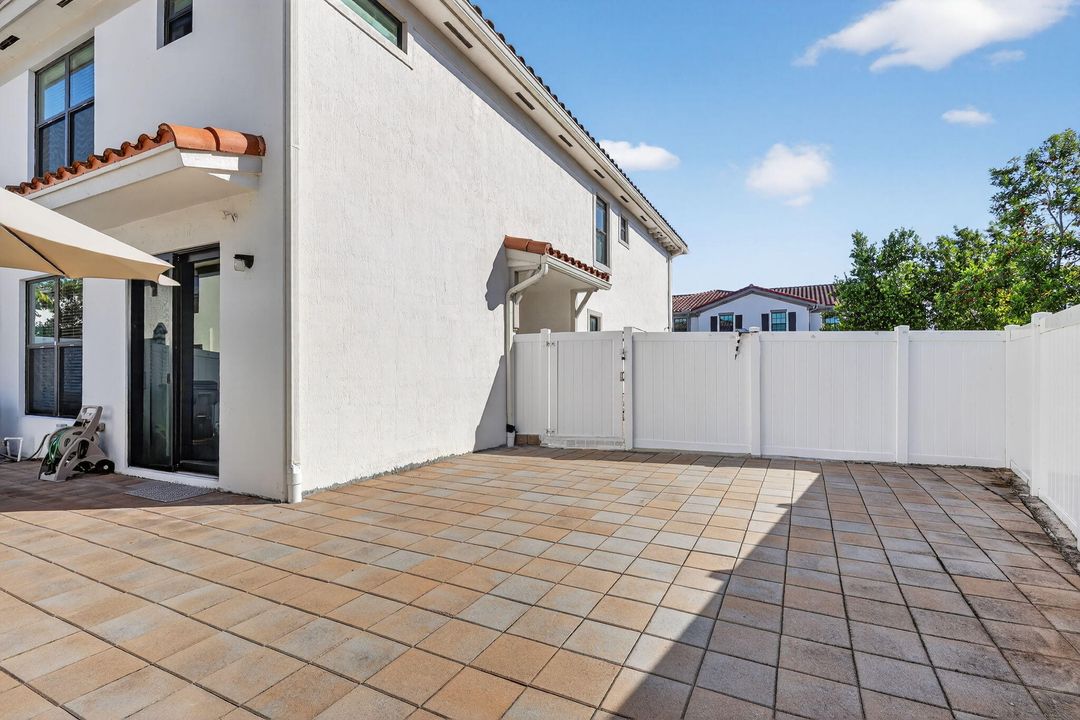 En Venta: $474,900 (4 camas, 2 baños, 1743 Pies cuadrados)