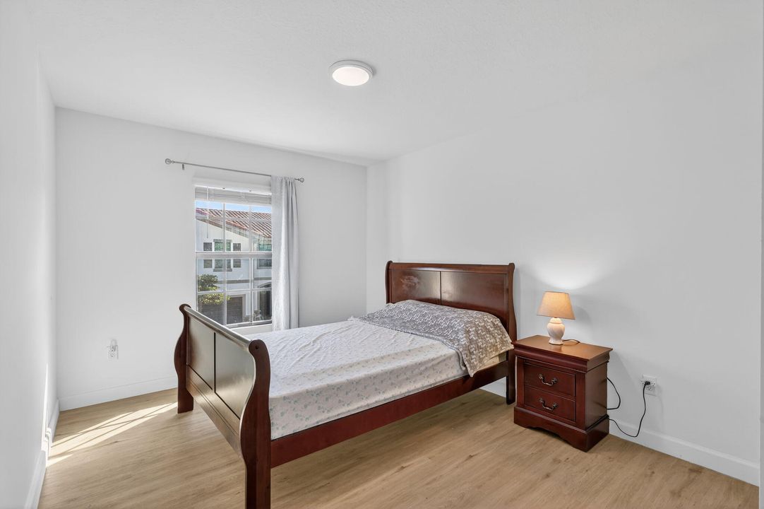 En Venta: $474,900 (4 camas, 2 baños, 1743 Pies cuadrados)