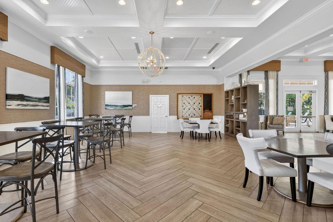 En Venta: $474,900 (4 camas, 2 baños, 1743 Pies cuadrados)