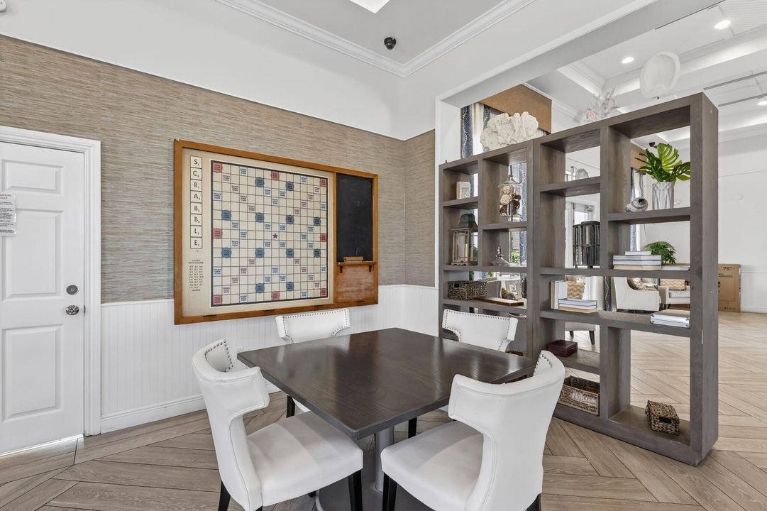 En Venta: $474,900 (4 camas, 2 baños, 1743 Pies cuadrados)