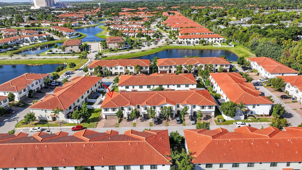 En Venta: $474,900 (4 camas, 2 baños, 1743 Pies cuadrados)