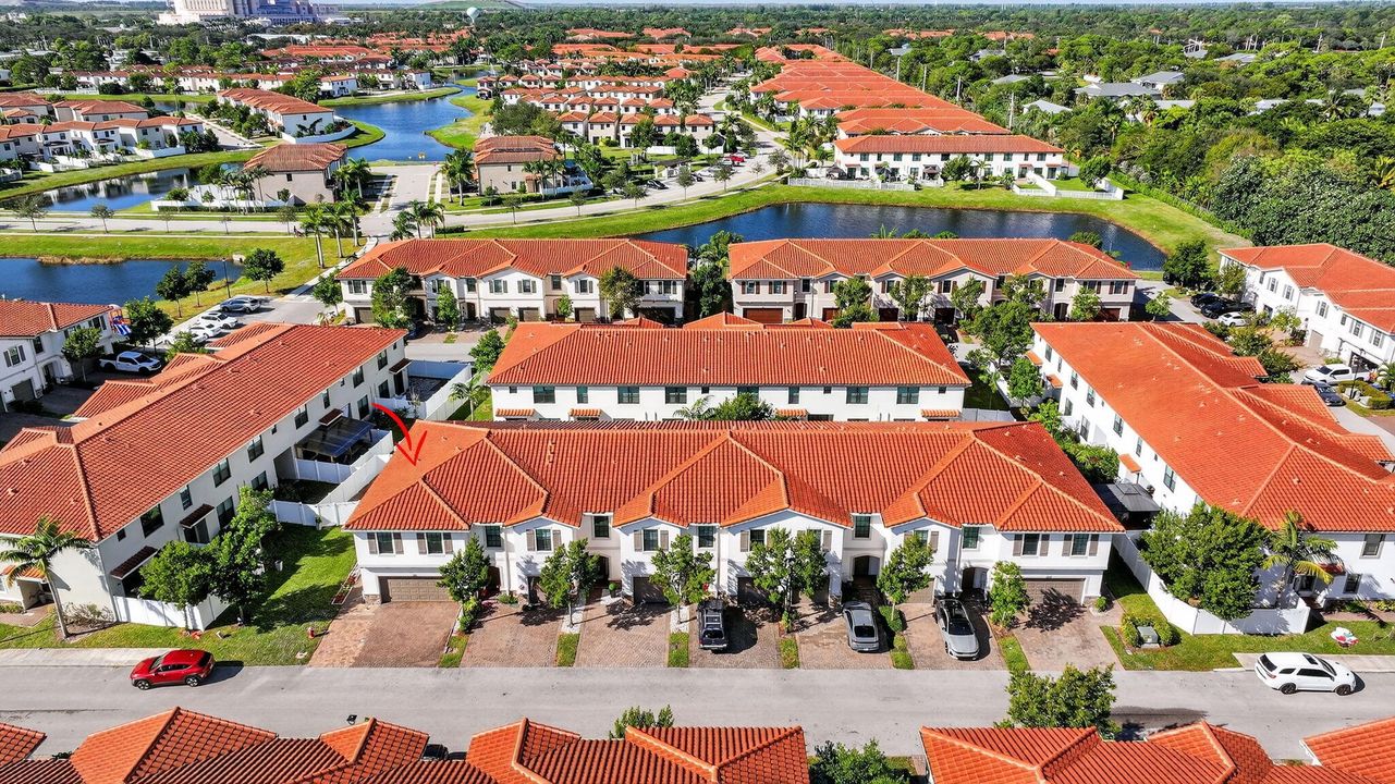 En Venta: $474,900 (4 camas, 2 baños, 1743 Pies cuadrados)