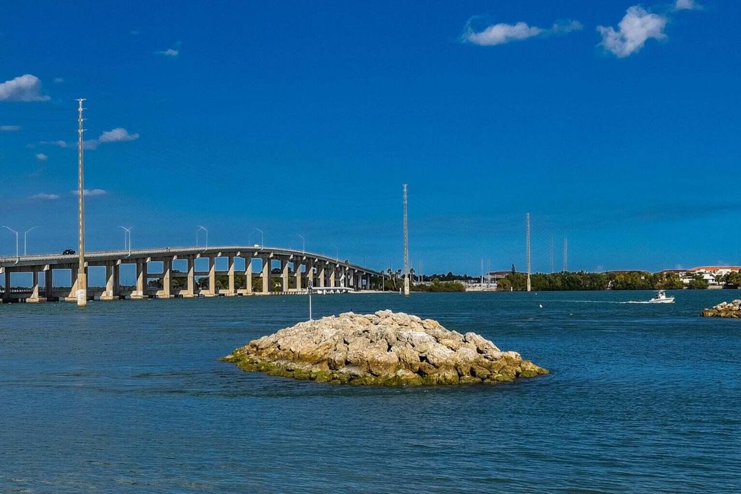 На продажу: $229,900 (2 спален, 2 ванн, 1411 Квадратных фут)