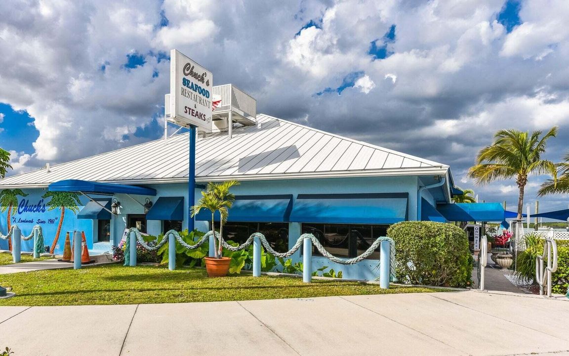 For Sale: $198,000 (2 beds, 2 baths, 964 Square Feet)