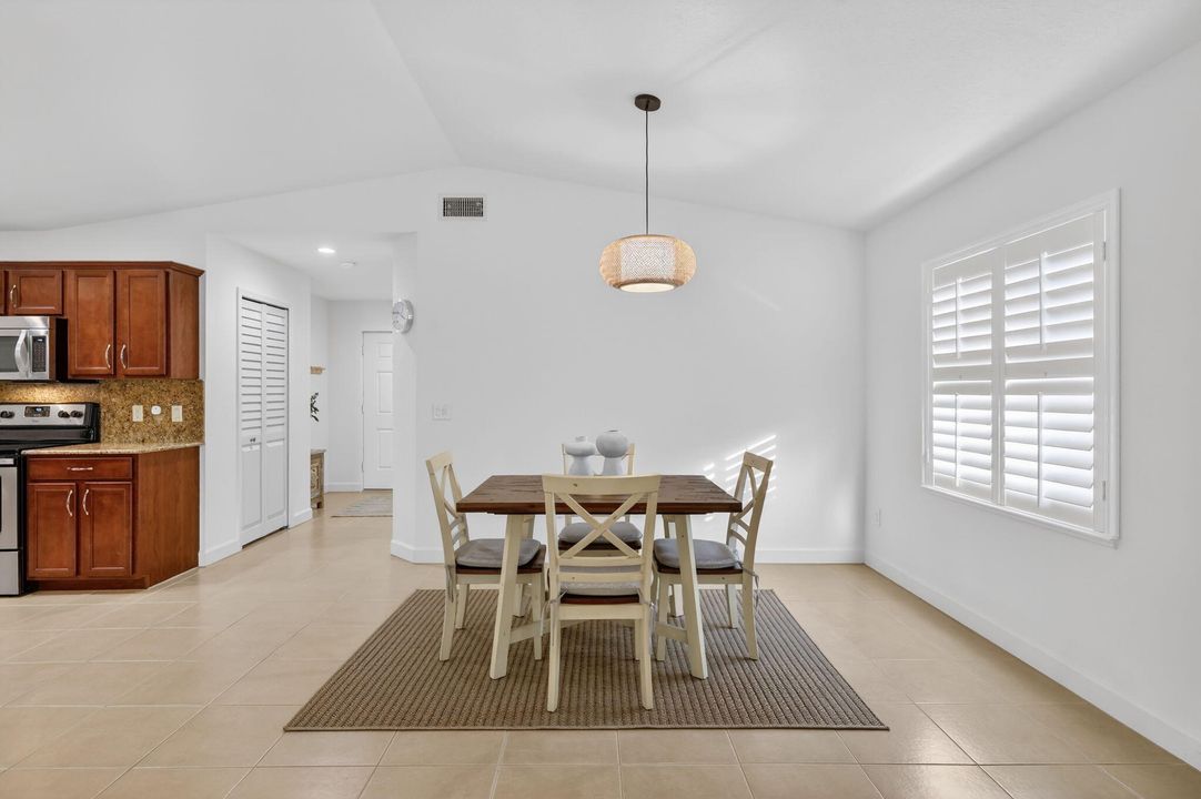 En Venta: $175,000 (2 camas, 2 baños, 1689 Pies cuadrados)