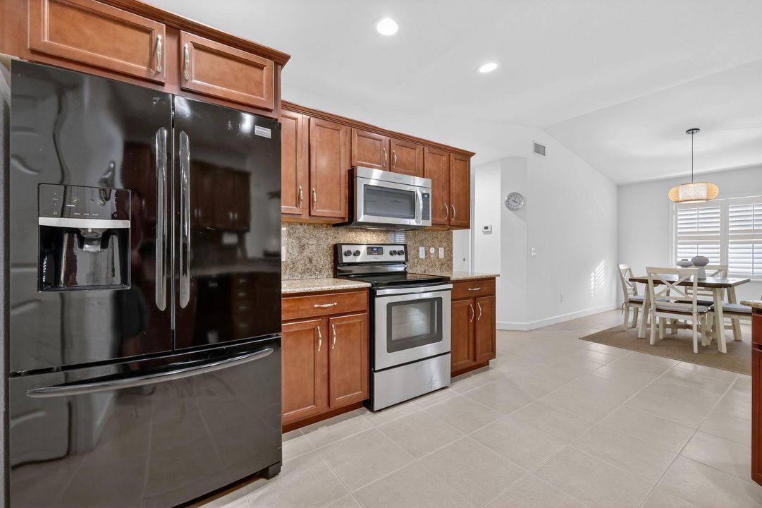 En Venta: $175,000 (2 camas, 2 baños, 1689 Pies cuadrados)