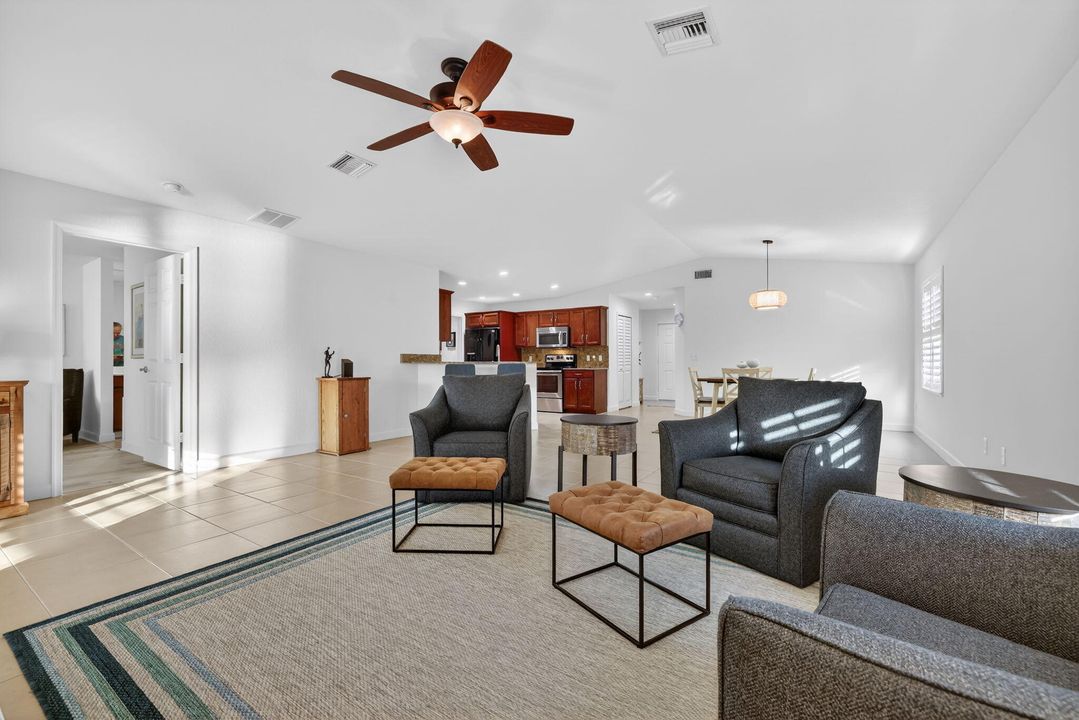 En Venta: $175,000 (2 camas, 2 baños, 1689 Pies cuadrados)