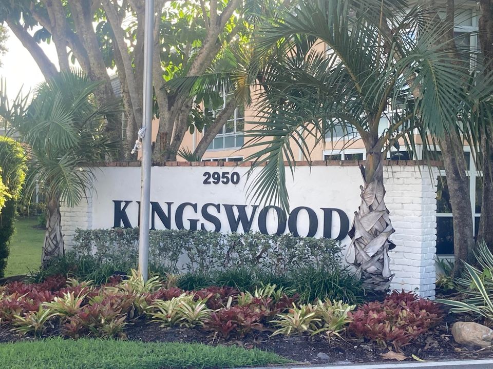 На продажу: $178,500 (2 спален, 2 ванн, 1078 Квадратных фут)