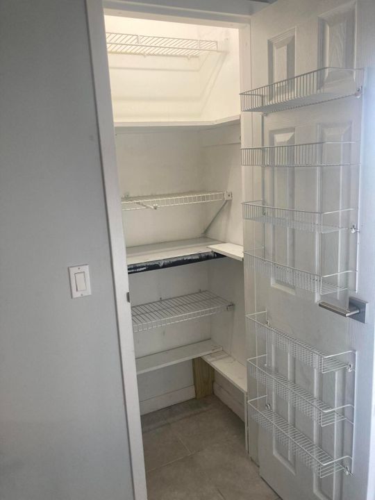 На продажу: $178,500 (2 спален, 2 ванн, 1078 Квадратных фут)