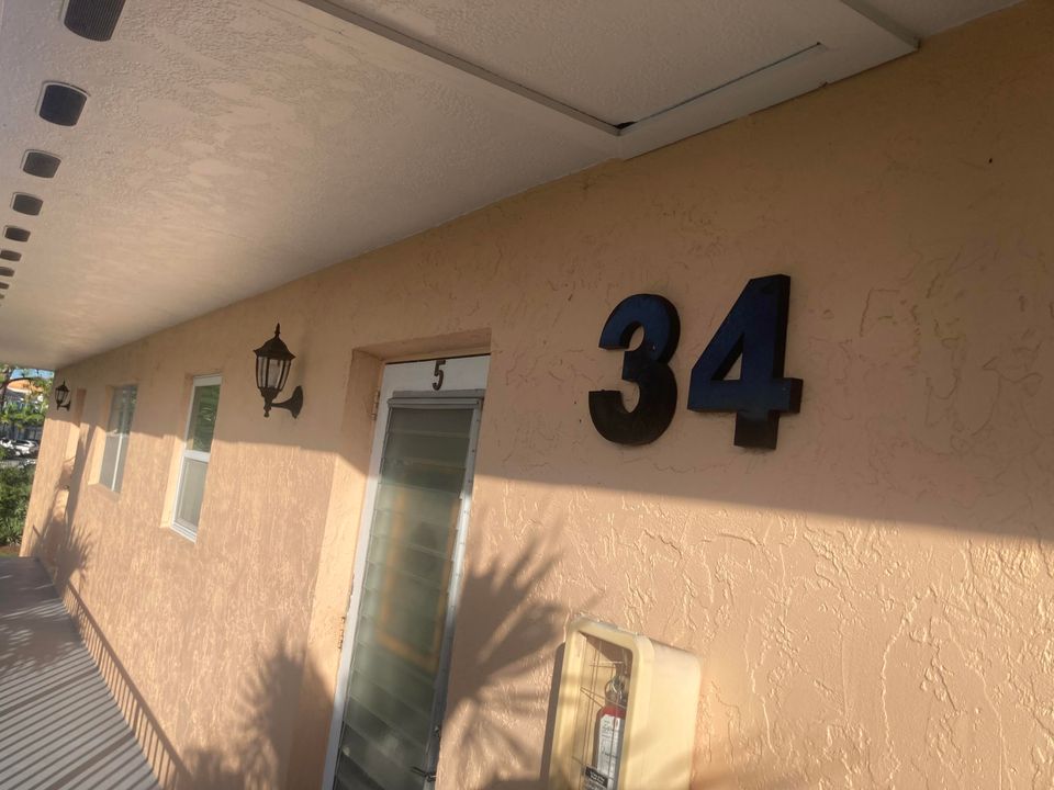 На продажу: $178,500 (2 спален, 2 ванн, 1078 Квадратных фут)