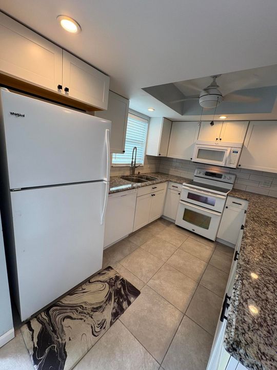 На продажу: $178,500 (2 спален, 2 ванн, 1078 Квадратных фут)