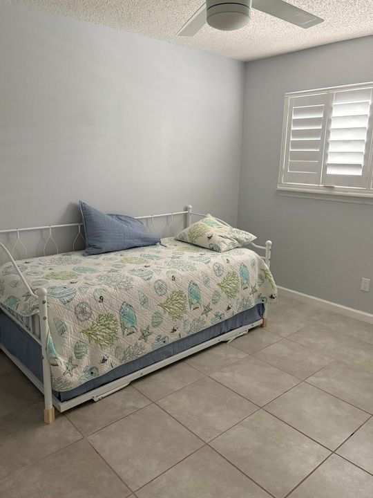 На продажу: $178,500 (2 спален, 2 ванн, 1078 Квадратных фут)