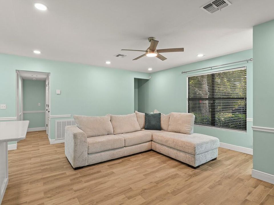 En Venta: $395,000 (3 camas, 2 baños, 1508 Pies cuadrados)