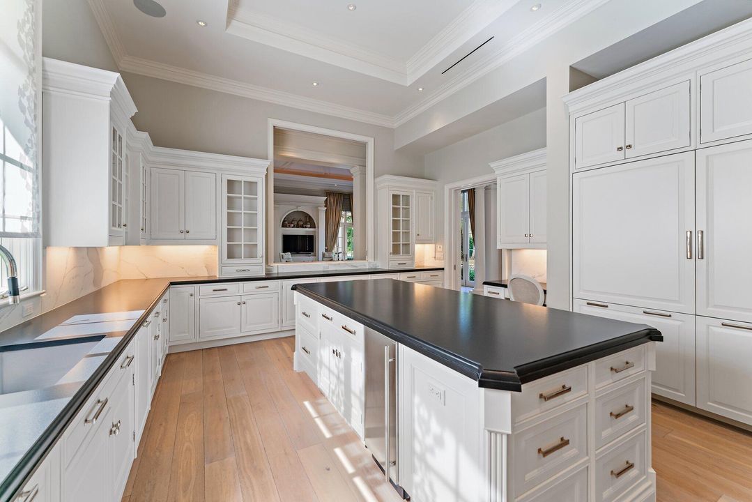 待售: $26,500,000 (6 贝兹, 8 浴室, 10401 平方英尺)