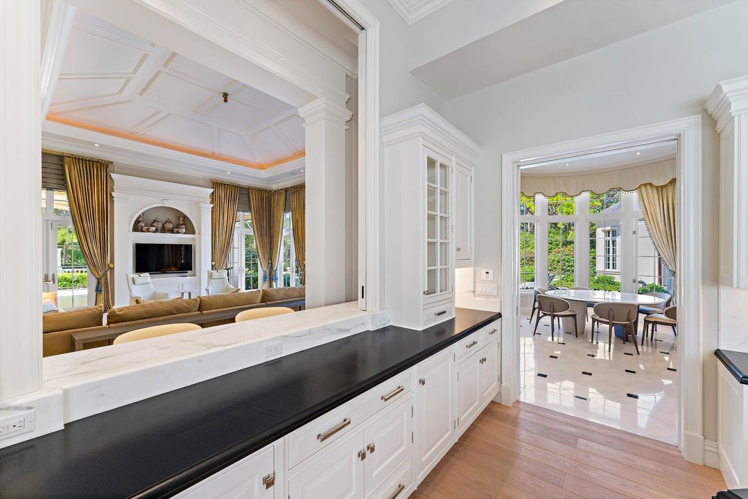 待售: $26,500,000 (6 贝兹, 8 浴室, 10401 平方英尺)