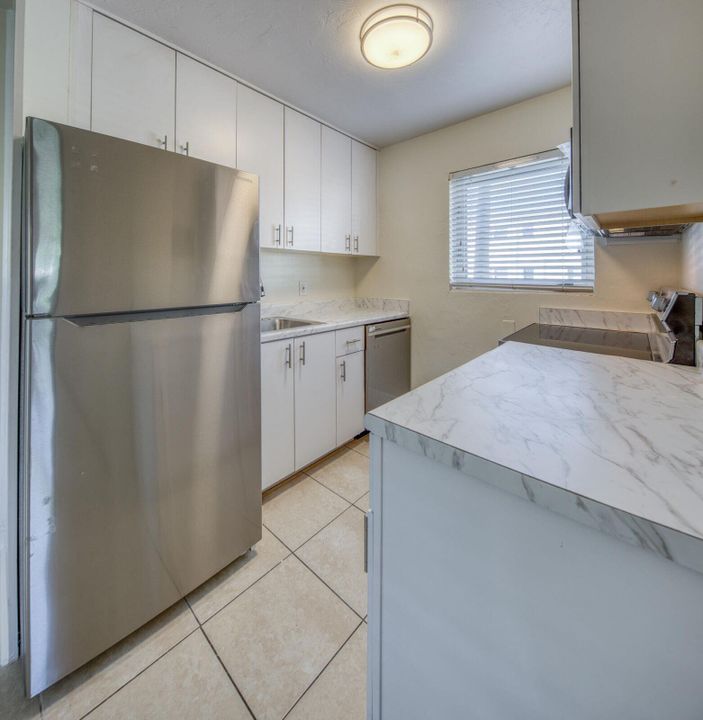 В аренду: $1,750 (1 спален, 1 ванн, 750 Квадратных фут)