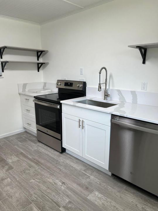 В аренду: $2,200 (2 спален, 1 ванн, 956 Квадратных фут)