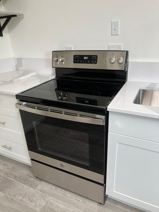 В аренду: $2,200 (2 спален, 1 ванн, 956 Квадратных фут)