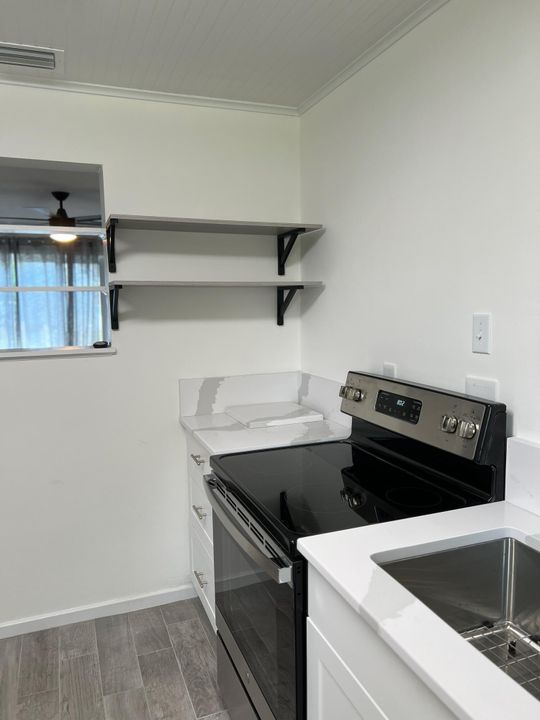 В аренду: $2,200 (2 спален, 1 ванн, 956 Квадратных фут)