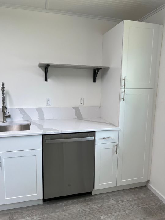 В аренду: $2,200 (2 спален, 1 ванн, 956 Квадратных фут)