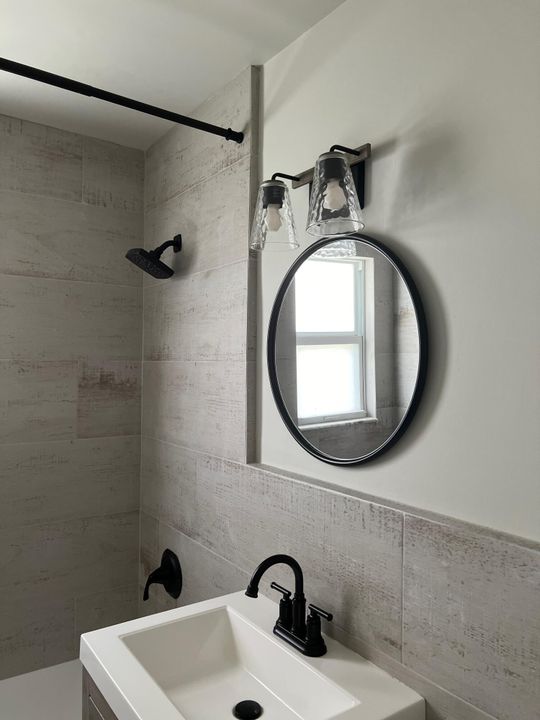 В аренду: $2,200 (2 спален, 1 ванн, 956 Квадратных фут)