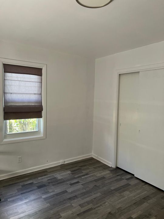 В аренду: $2,200 (2 спален, 1 ванн, 956 Квадратных фут)