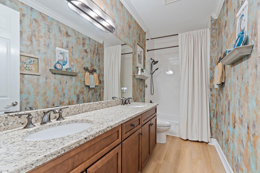 For Sale: $349,900 (3 beds, 2 baths, 1920 Square Feet)