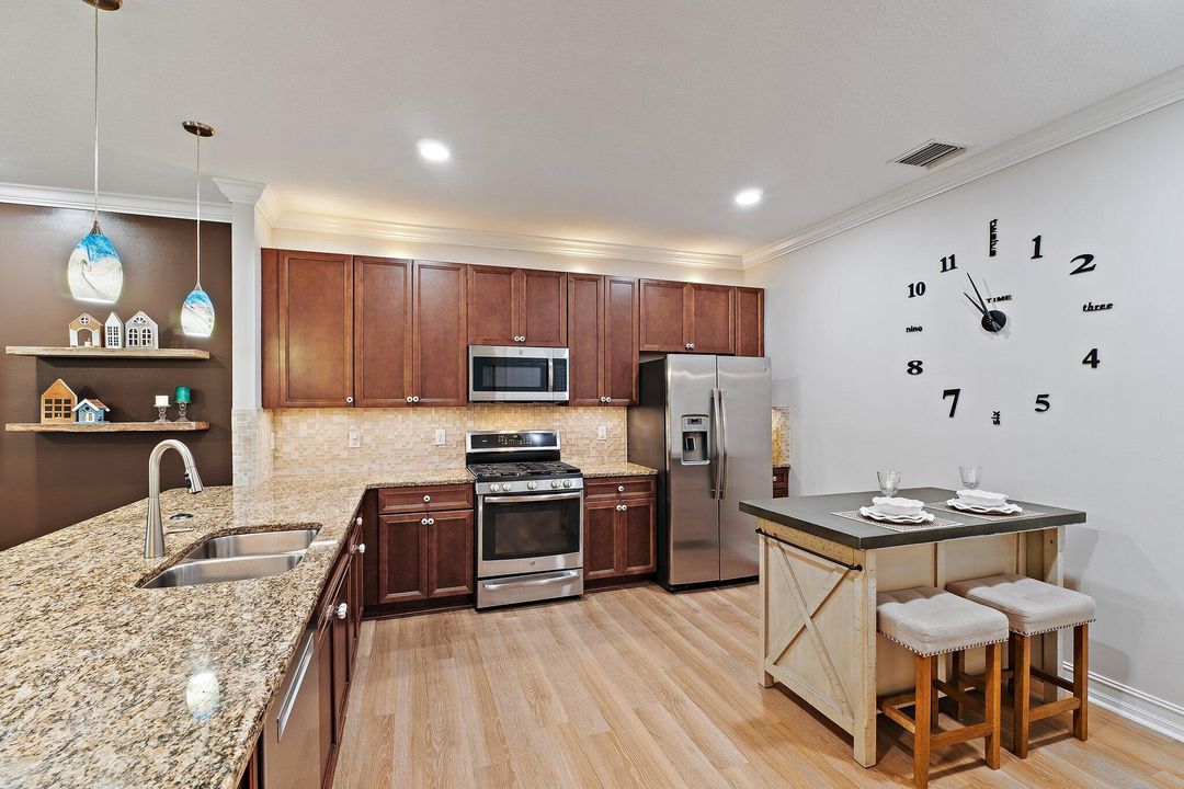 For Sale: $349,900 (3 beds, 2 baths, 1920 Square Feet)