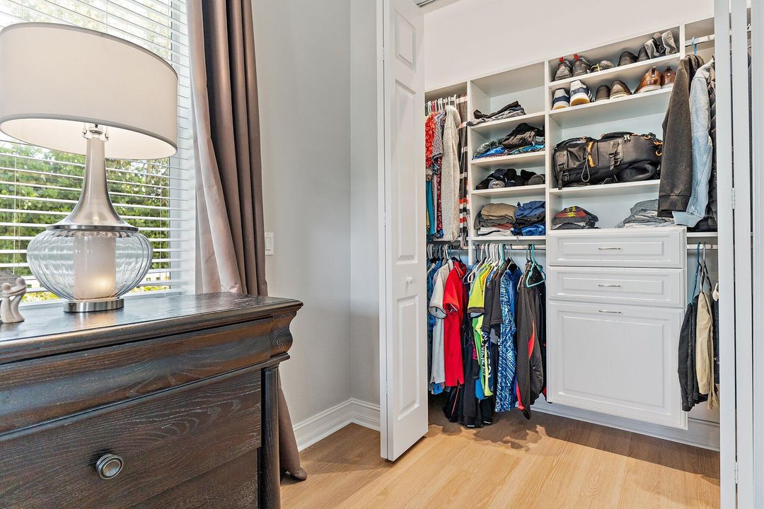 For Sale: $349,900 (3 beds, 2 baths, 1920 Square Feet)