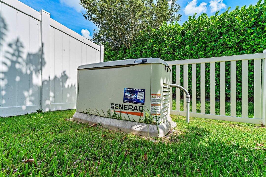 For Sale: $349,900 (3 beds, 2 baths, 1920 Square Feet)