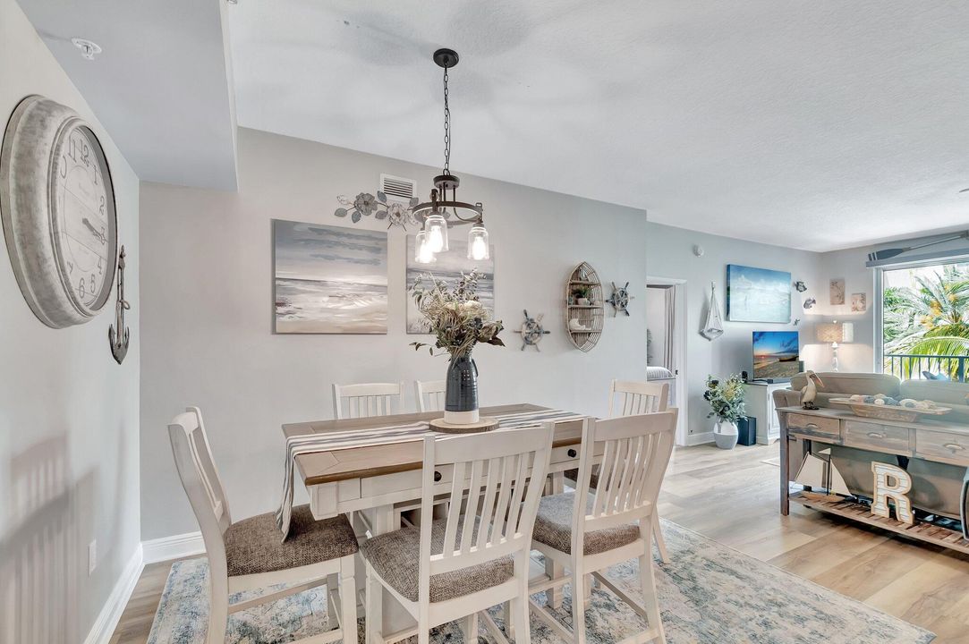 На продажу: $399,800 (3 спален, 2 ванн, 1515 Квадратных фут)