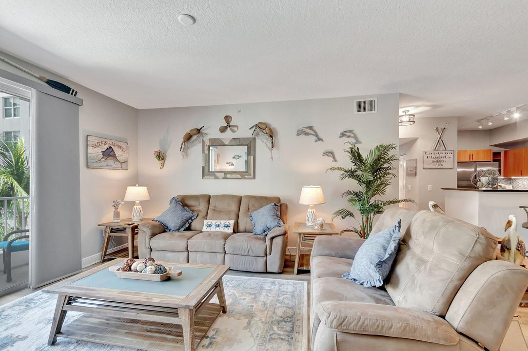 На продажу: $399,800 (3 спален, 2 ванн, 1515 Квадратных фут)