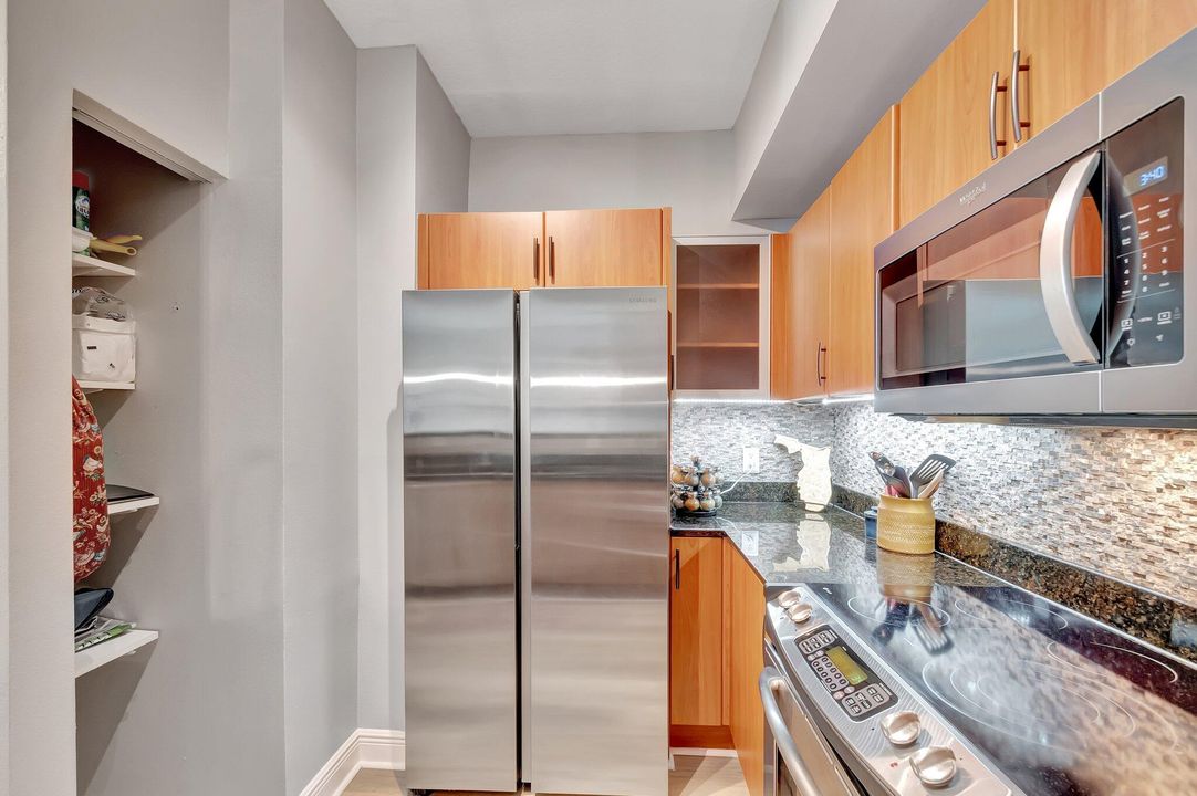 На продажу: $399,800 (3 спален, 2 ванн, 1515 Квадратных фут)