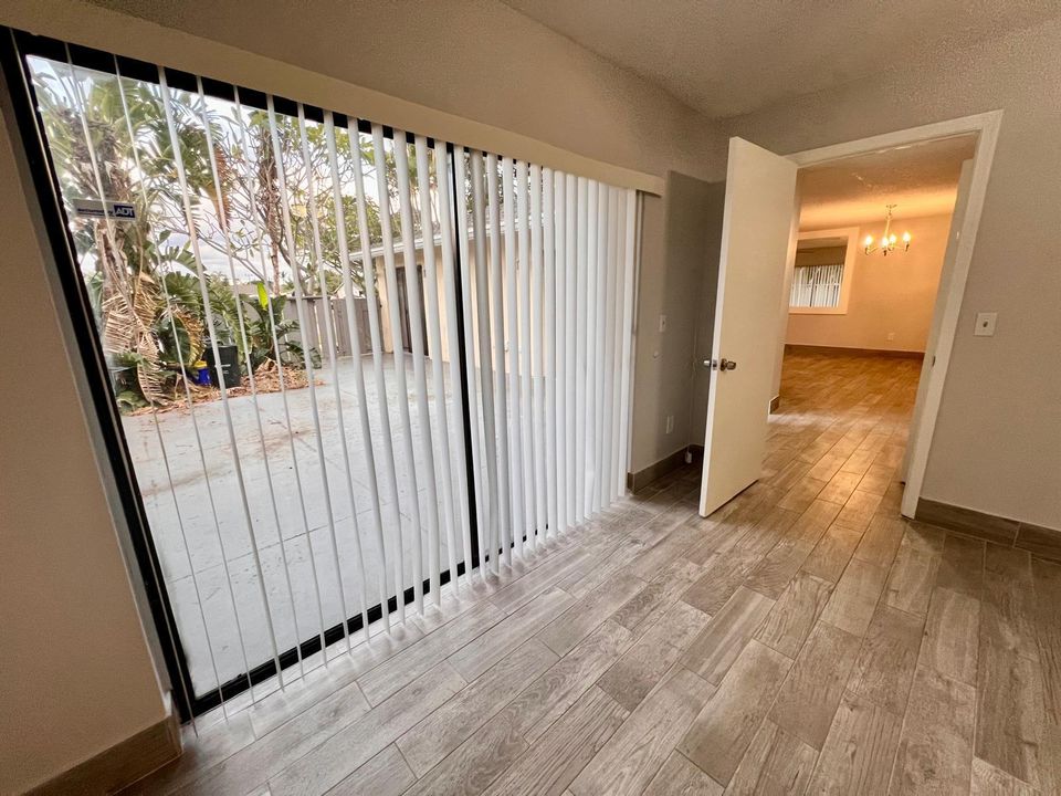 For Rent: $2,290 (2 beds, 2 baths, 1243 Square Feet)